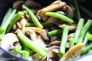 Mushrooms and green beans in soy sauce